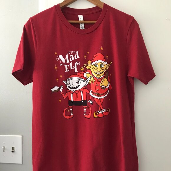RARE Troegs Brewing Company THE MAD ELF Christmas Red Beer T-Shirt Men's Medium - Picture 1 of 7